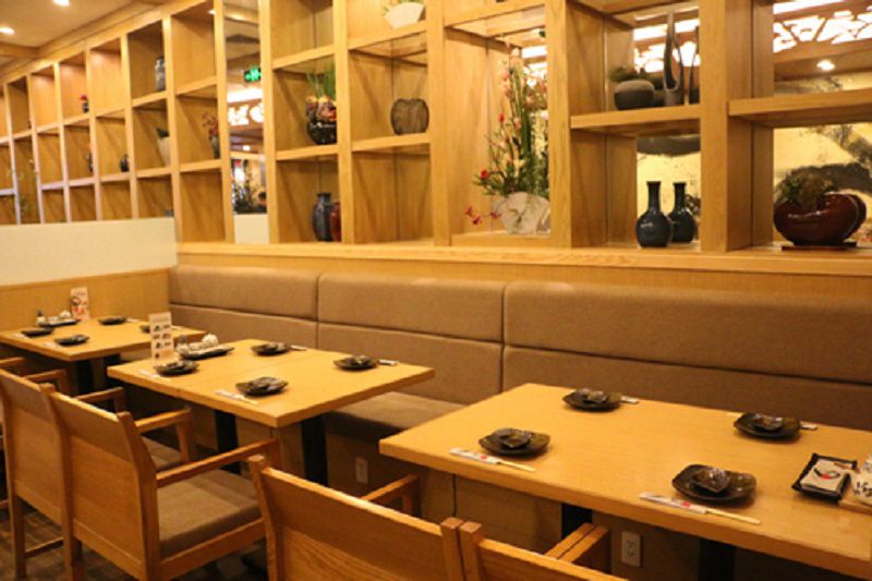 Nhà hàng có không gian yên tĩnh, ấm cúng, lịch sự