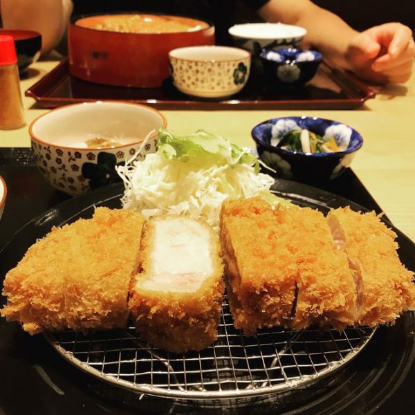 Cơm thố Nhật Bản gà chiên xù nóng hổi siêu dày cắn ngập răng