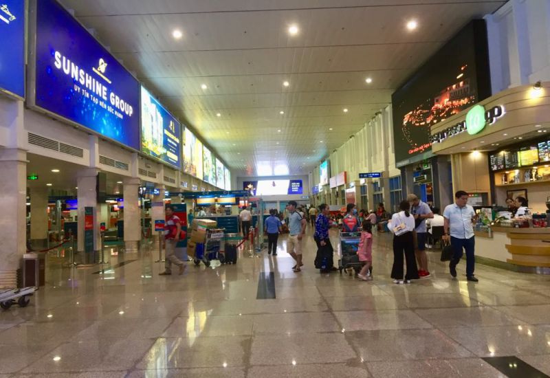 Sân bay Sài Gòn - Trung tâm giao lưu hành khách và thế giới