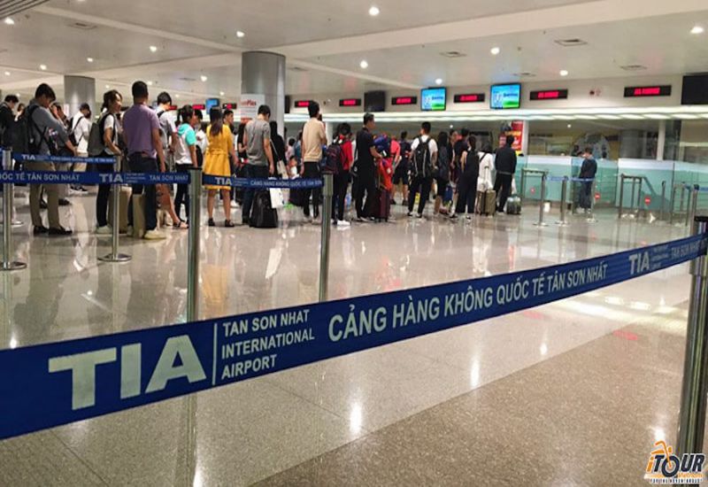 Sân bay Sài Gòn - Trung tâm giao lưu hành khách và thế giới