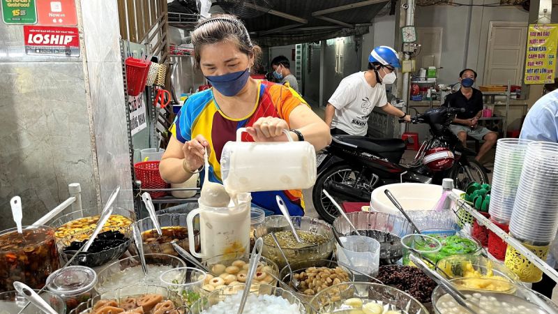 Phố ẩm thực Vĩnh Khánh  - Thiên đàng đồ ăn và thực khách