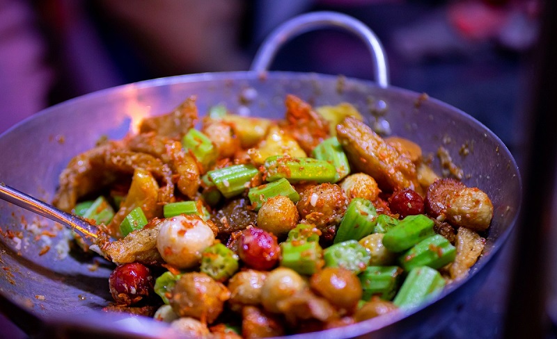 Những món ăn vặt nổi tiếng và đặc sắc của Phố ăn vặt An Dương Vương