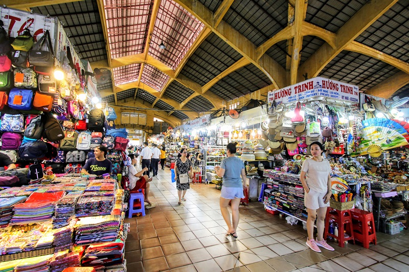 Chợ Bến Thành - Biểu Tượng Mua Sắm Đậm Chất Sài Gòn